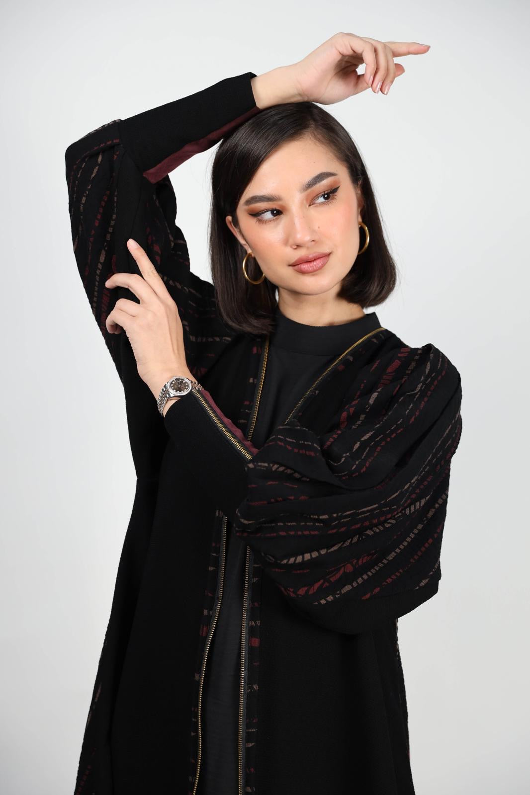 عباية سودا بقماش صيفي